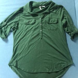 One-quarter length, forest green quarter button-up